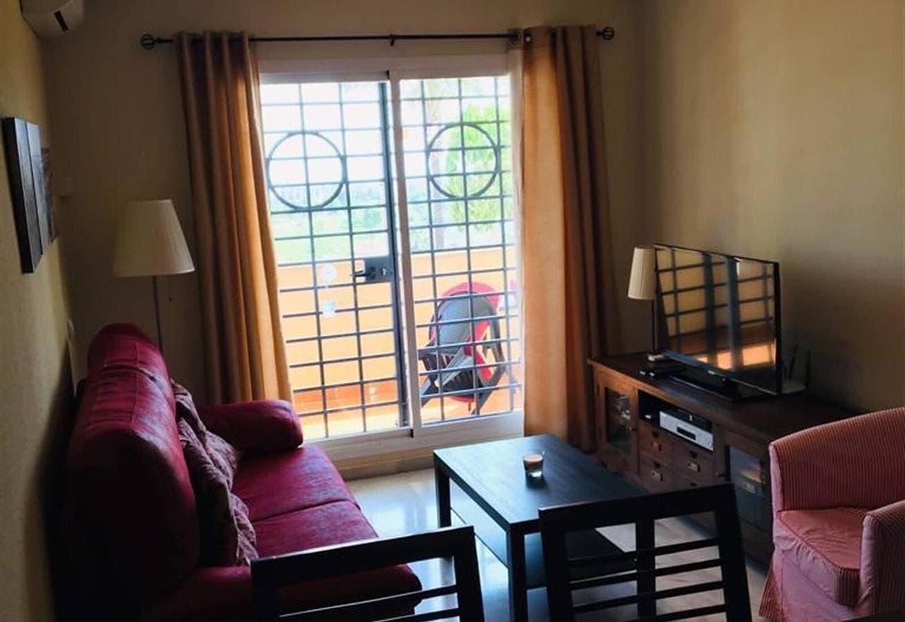 Foto 8 von 28: "Lux Apartm Beauvivir" mit Gemeinschaftspool, Garten und eigener Terrasse