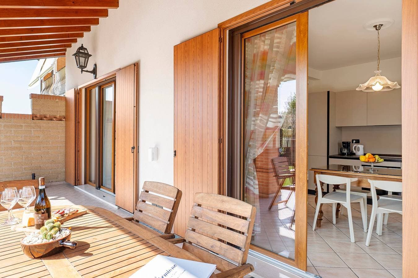 Foto 6 von 29: Ferienwohnung 'Katy Lake Rosmarino' mit privater Terrasse, WLAN und Klimaanlage
