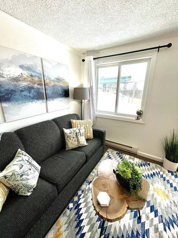 Foto 8 von 29: First Floor @ Main Lift Ski-In+Out, Remodeled 1Br