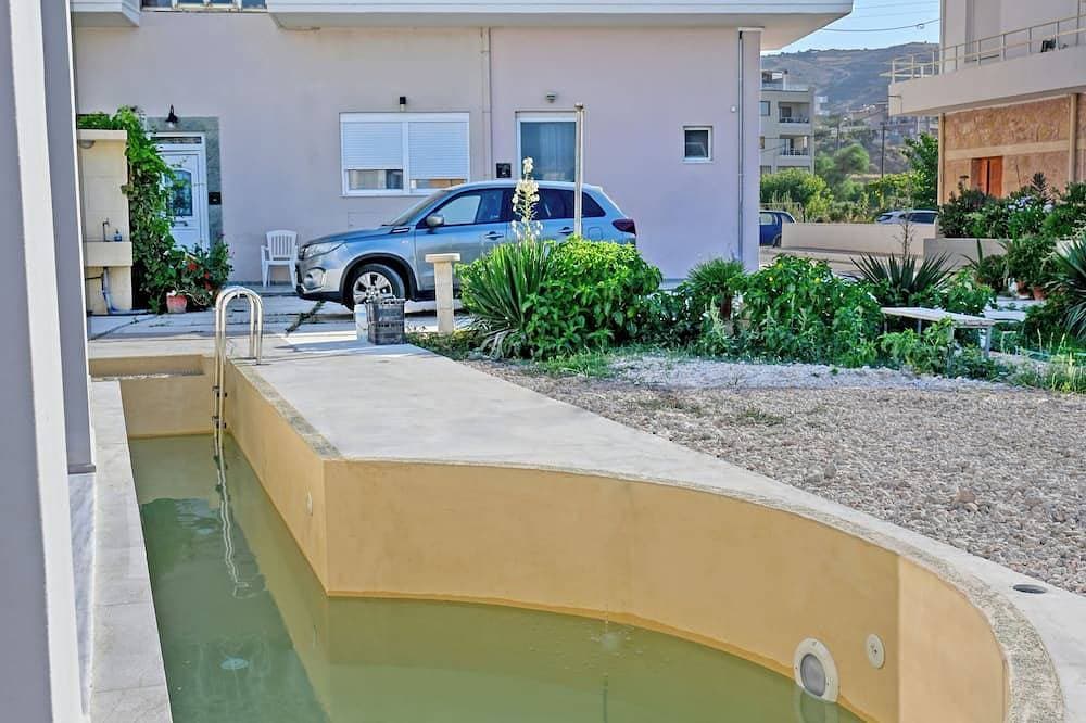 Foto 7 von 9: Mpoulakis Apt 64 with swimming pool around it, in the most convenient location
