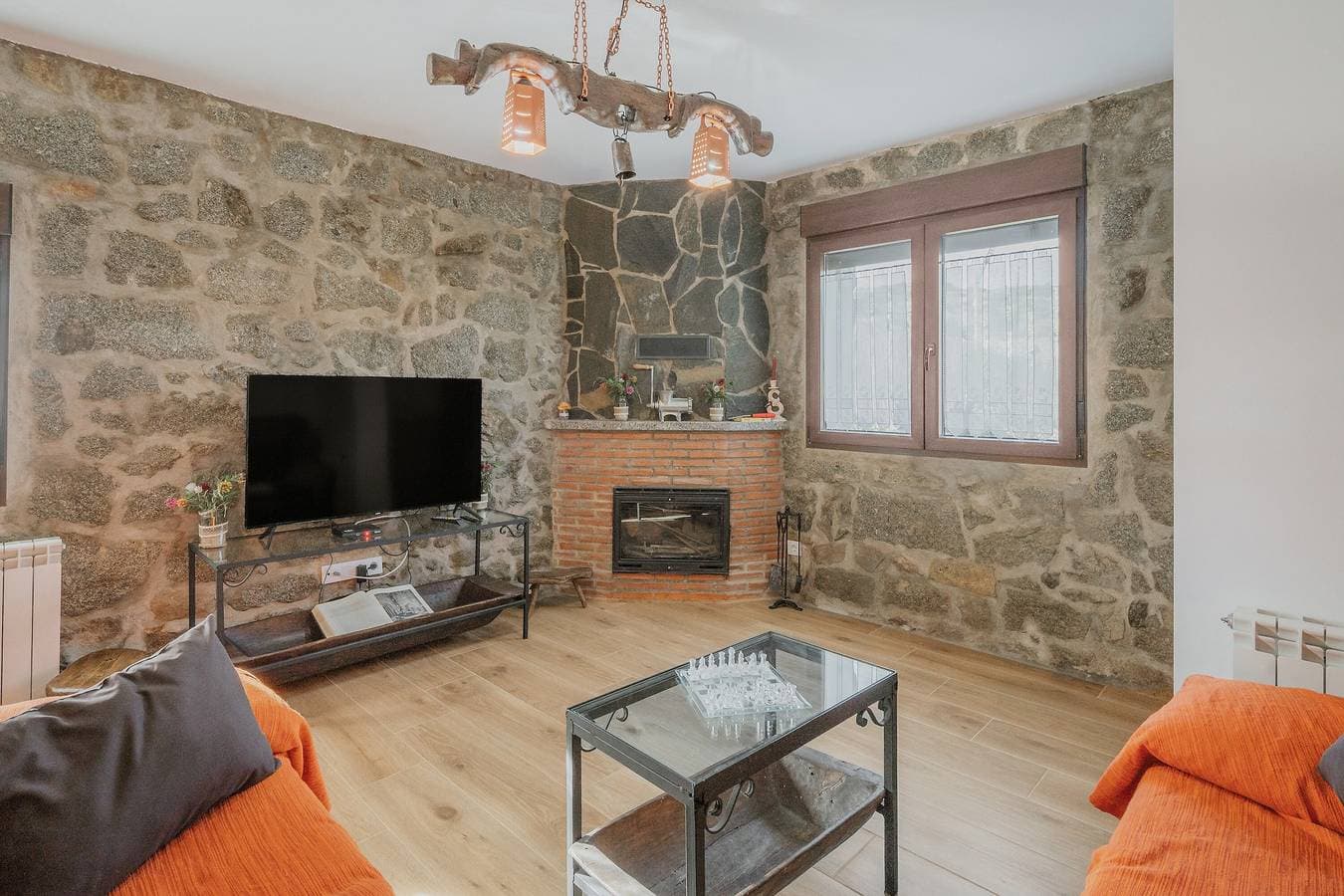 Foto 4 von 31: Casa Rural 'El Trillo' für 8 Personen mit Blick auf die Sierra de Ávila, Garten & Grill