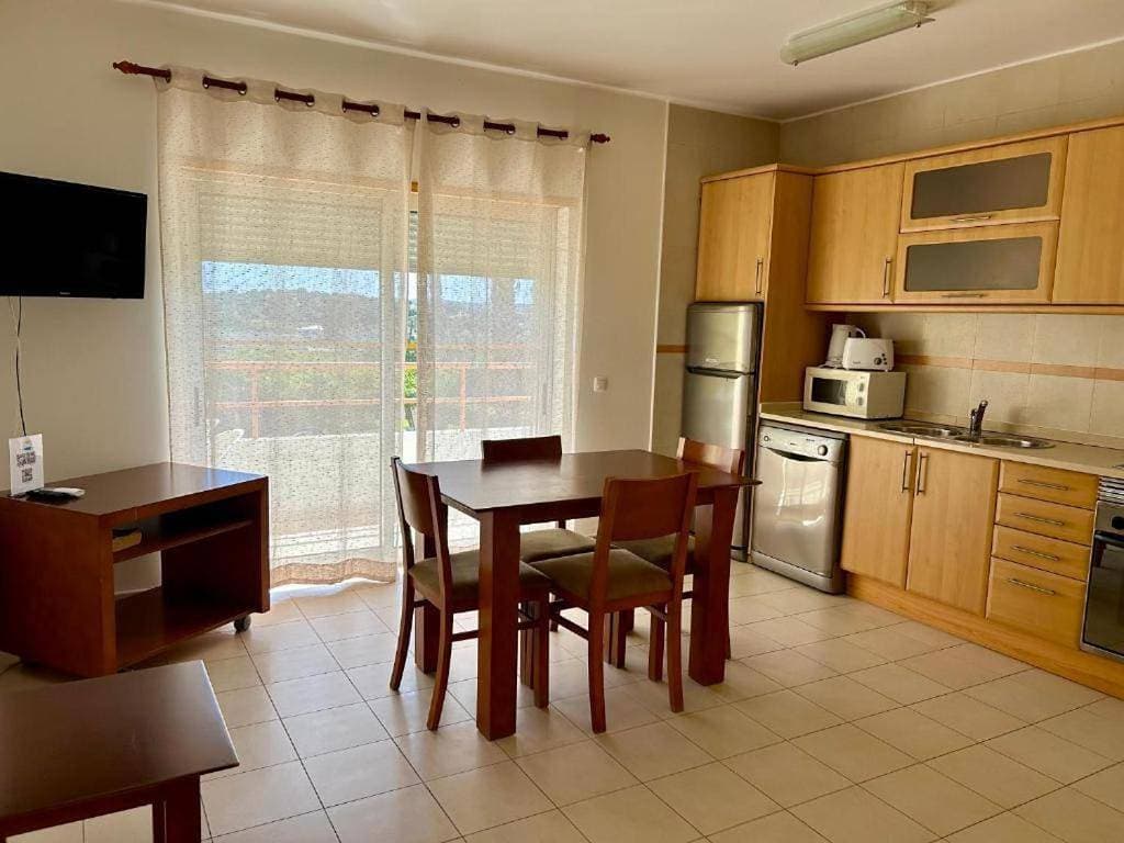 Foto 7 von 19: One-Bedroom Apartment with Balcony and Pool View (4 Adults)