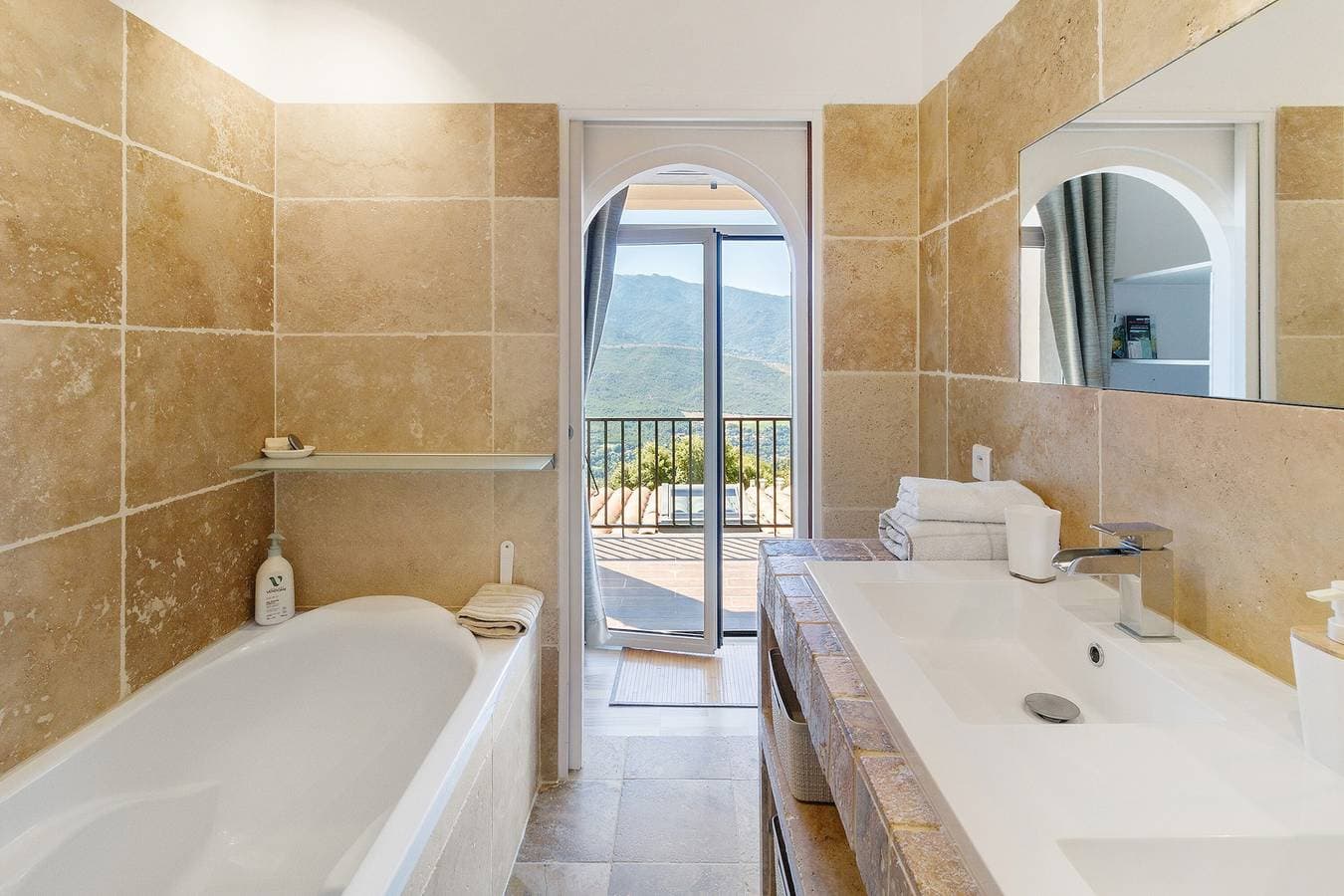 Foto 12 von 29: Gästezimmer Tavaco, Corse-du-Sud – Zimmer zwischen Meer und Bergen