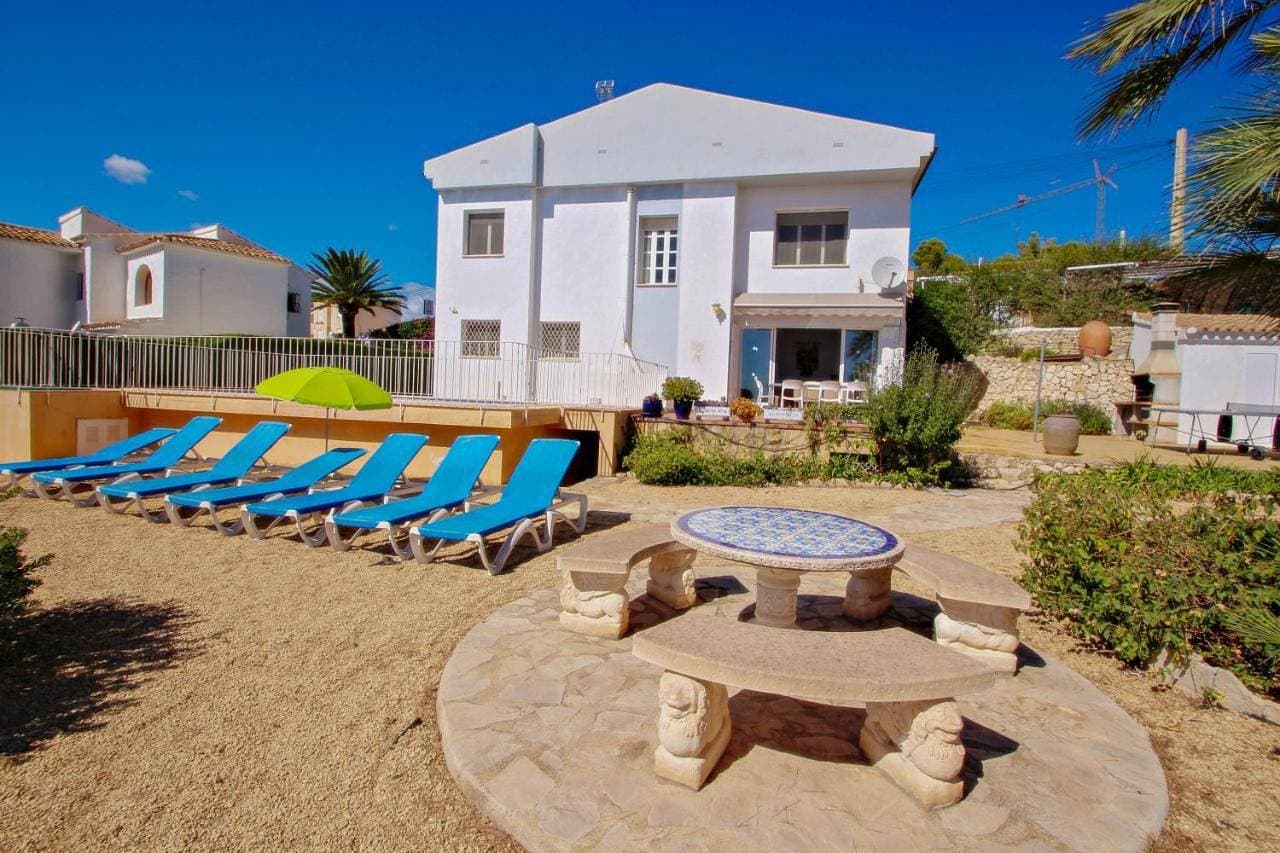Foto 4 von 27: Four-Bedroom House