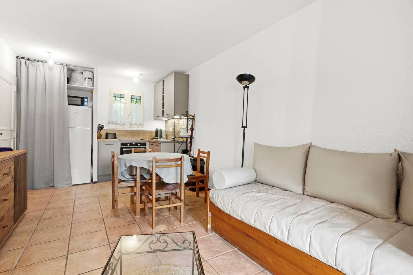 Foto 11 von 25: Appartement 'Pramousiquer D23' mit Bergblick, Gemeinschaftspool und Klimaanlage