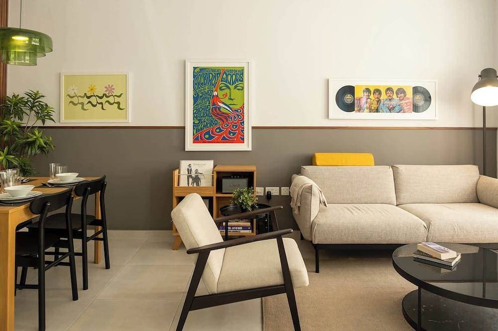 Foto 9 von 22: Apt w/ Maltese Balcony + Private Home Office
