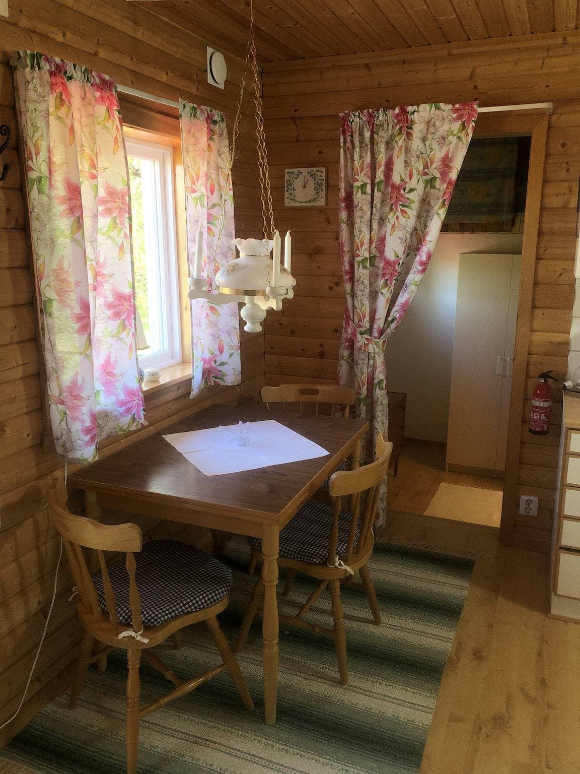 Foto 12 von 18: Schönes Ferienhaus am See mit Boot