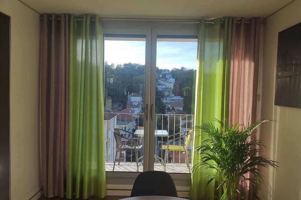 Superb apartment with free parking and streetcar 1