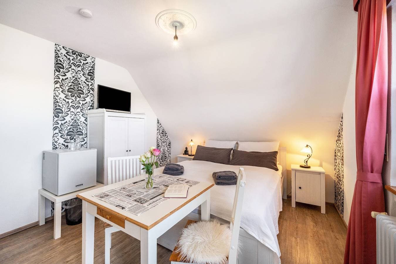 Foto 8 von 24: Café Pension Pfaus - 1 Ferienwohnung (4 pax), 3 Doppelzimmer und 1 Dreibettzimmer