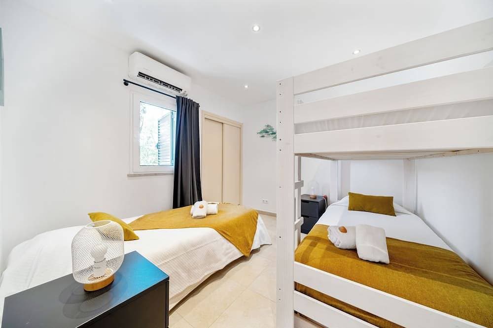 Foto 4 von 30: Renovated Villa, 5-Min Walk to Vale do Lobo Beach
