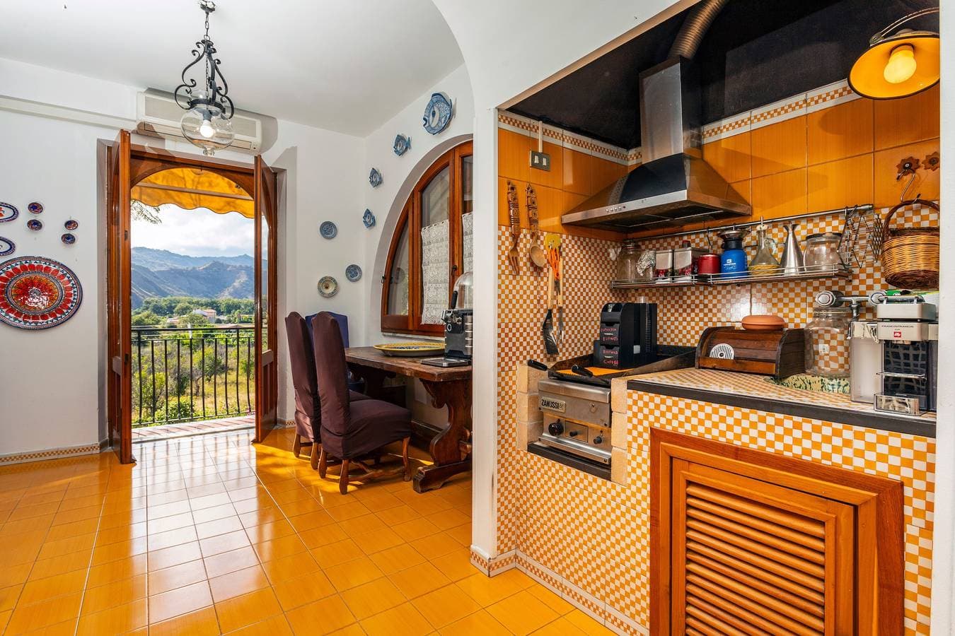Foto 10 von 37: Villa 'Alkantara' mit Bergblick, Wi-Fi und Klimaanlage
