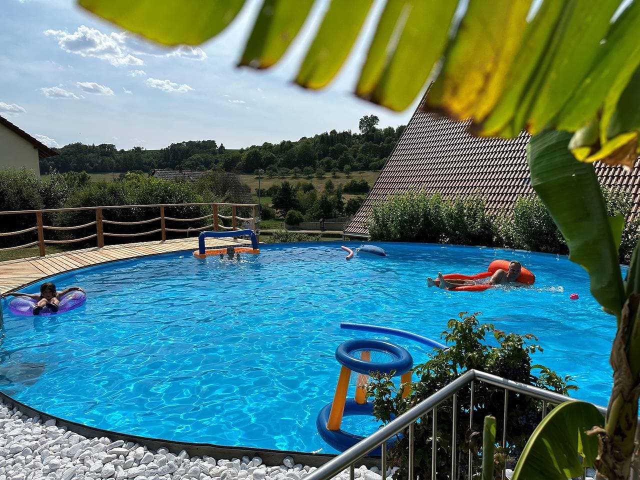 Foto 2 von 29: Ferienbauernhof Henn "Schmiedsbuck" mit Pool, Tieren und Spielplatz