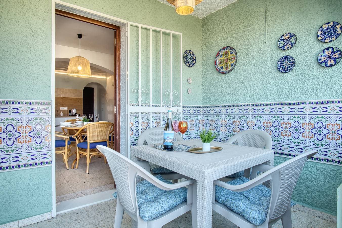 Foto 7 von 36: Ferienwohnung "Charissa" mit Meerblick, Gemeinschaftspool & WLAN