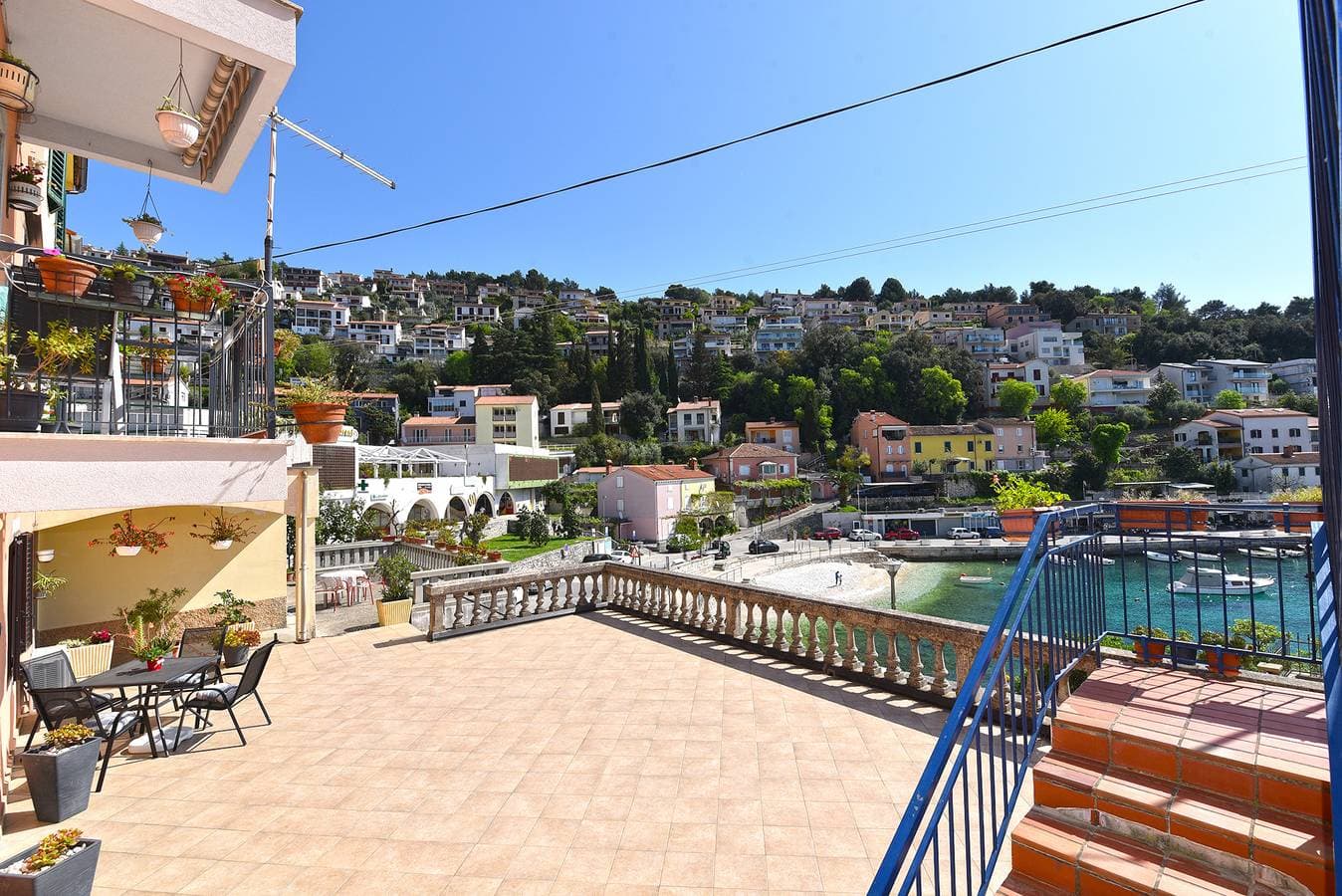 Foto 6 von 22: Ferienwohnung für 4 Personen mit Terrasse