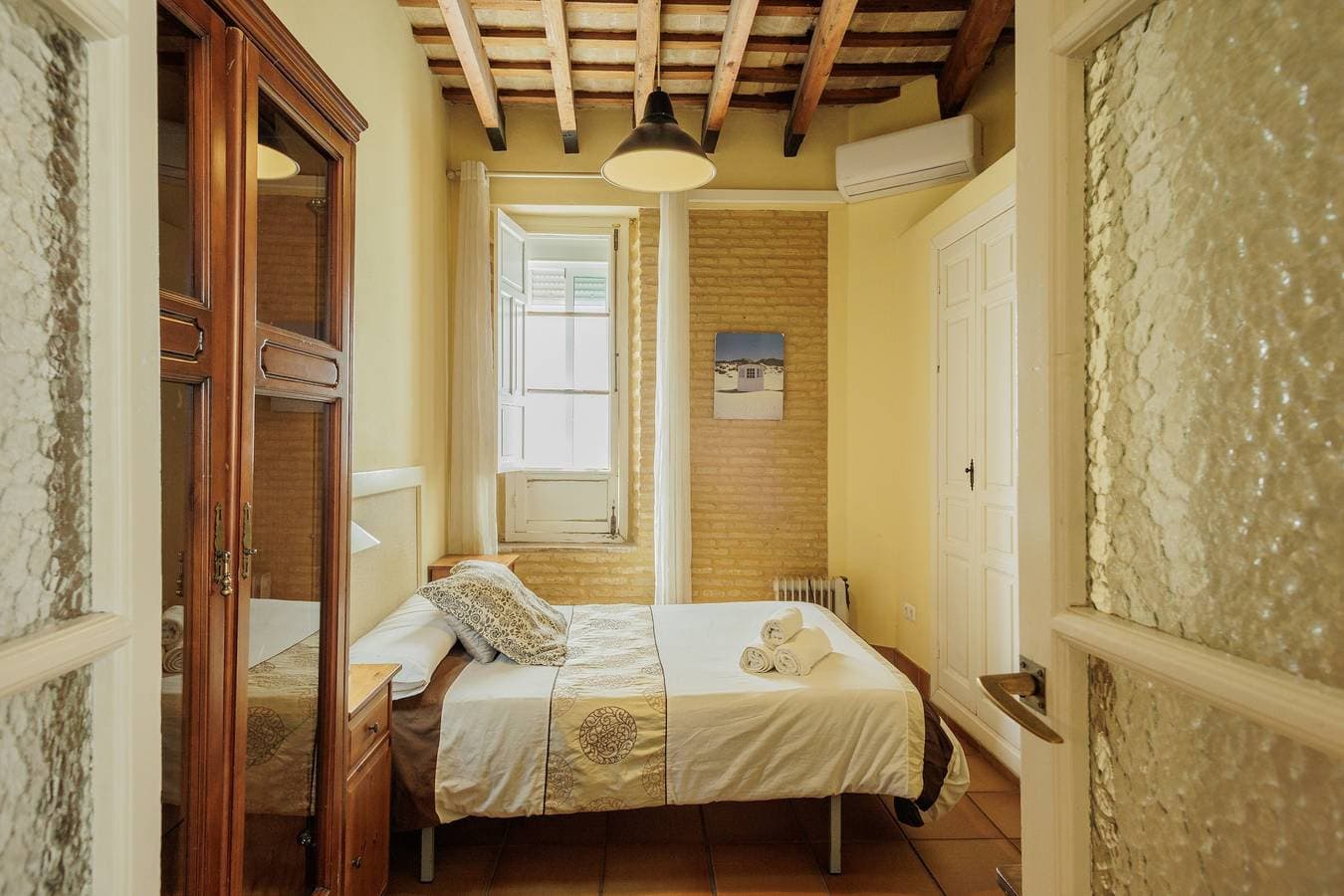 Foto 9 von 29: Großzügiges Apartment im Barrio Santa Cruz – WLAN / Klimaanlage (2 Schlafzimmer)