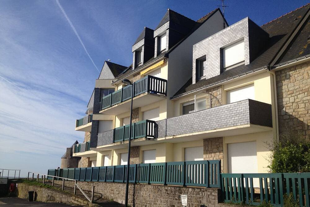 Foto 6 von 12: Wohnung 2 Personen Füße im Wasser Erdgeschoss Terrasse