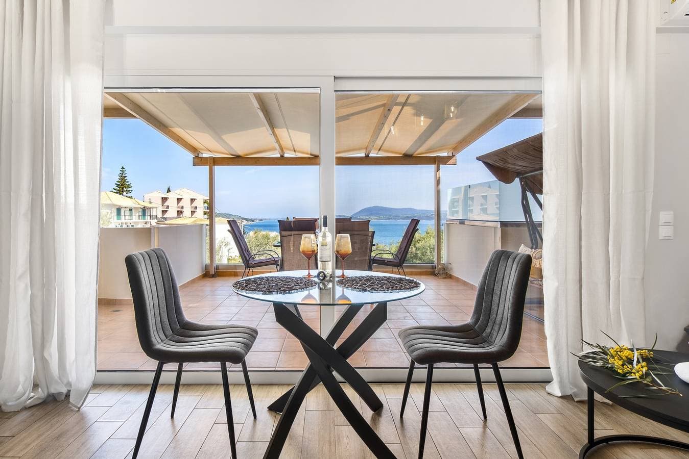Foto 4 von 26: Ferienwohnung "Evagelia Luxury 2" mit Meerblick, Gemeinschaftspool und WLAN
