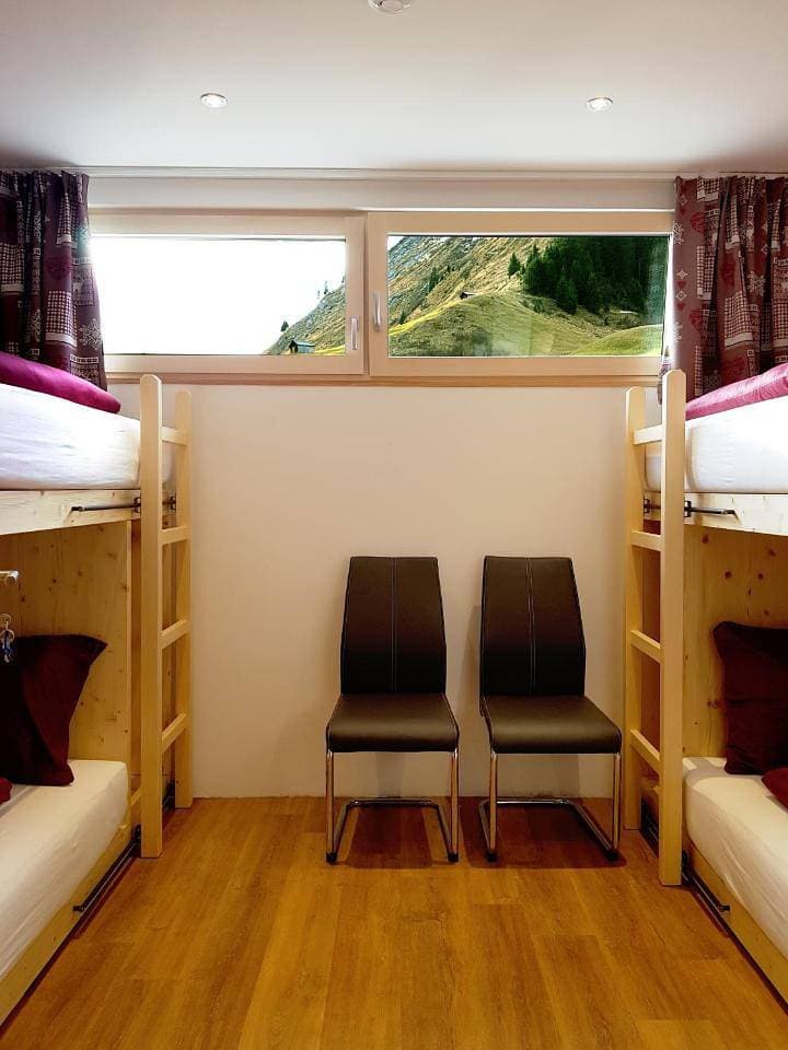 Foto 12 von 16: Quadruple Room