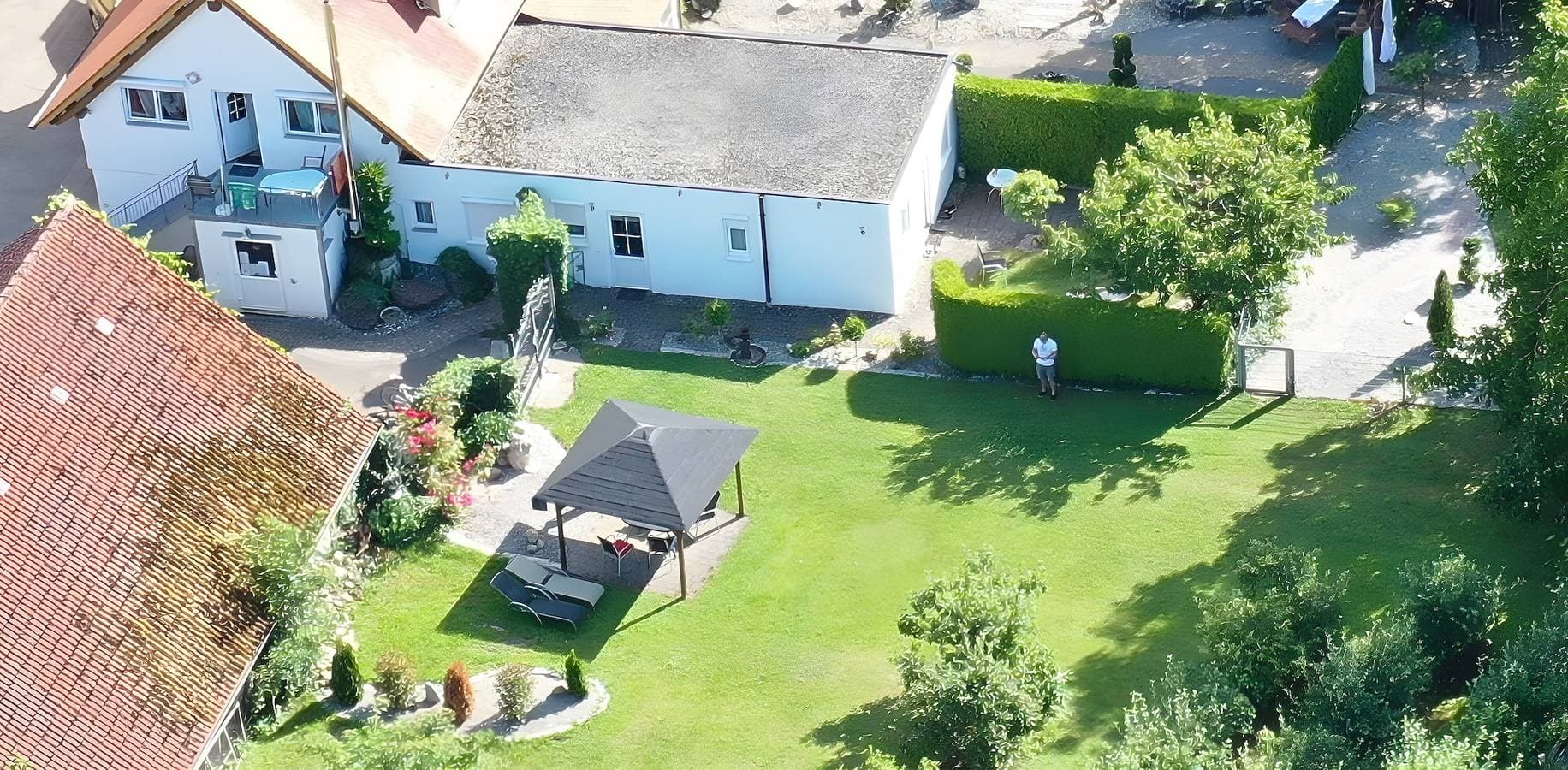Foto 3 von 22: Ferienwohnung 3 mit privatem Garten und WLAN