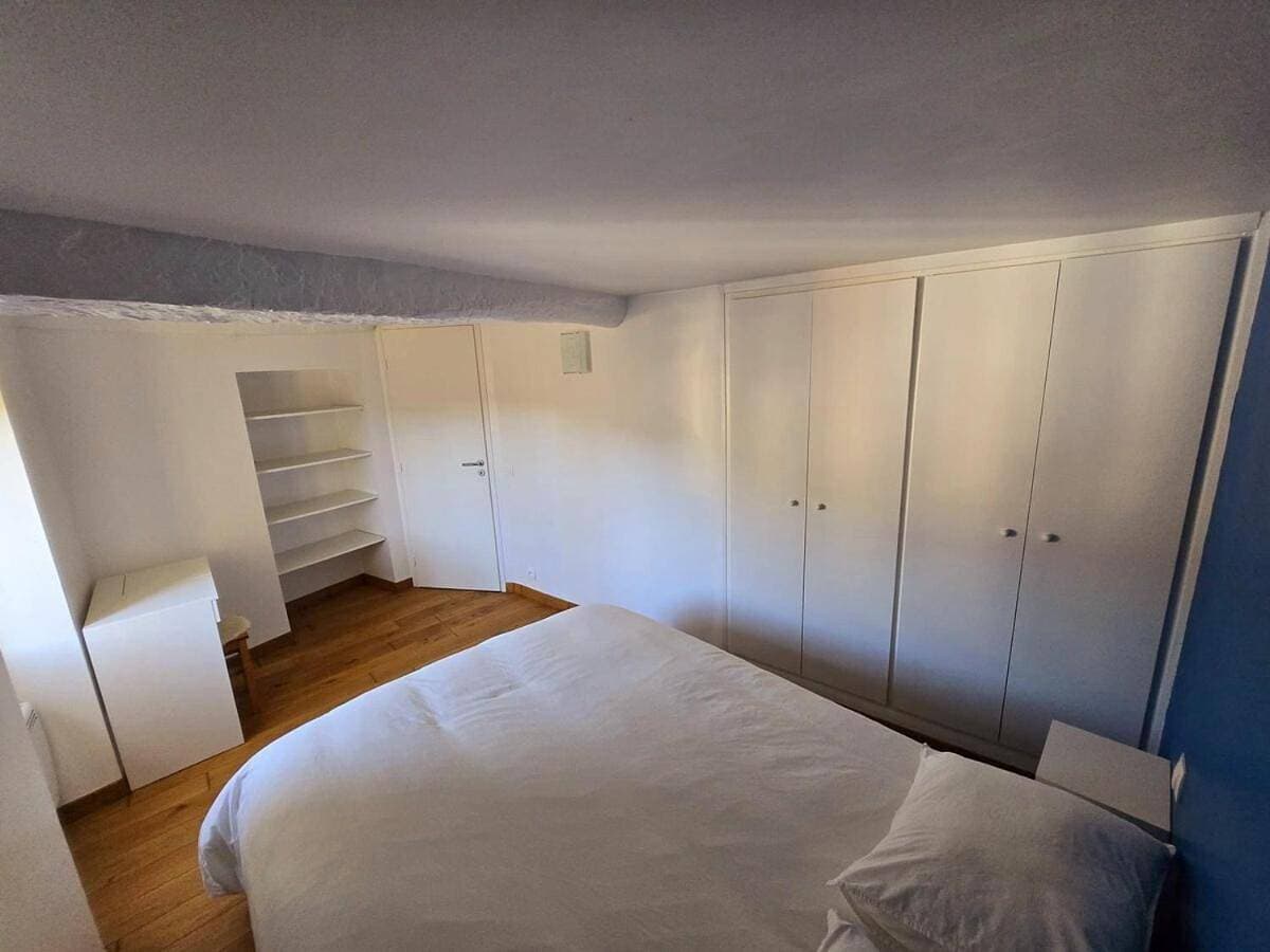 Foto 11 von 40: Three-Bedroom Apartment
