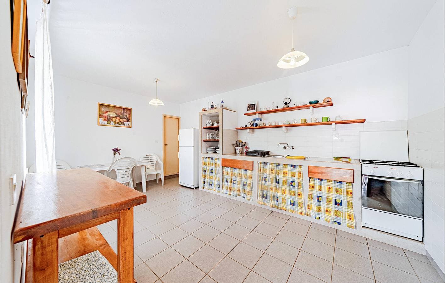 Foto 5 von 25: Gemütliche 2-Zimmer-Wohnung mit Terrasse und Küche, 2 km vom Strand Pavija Luka entfernt