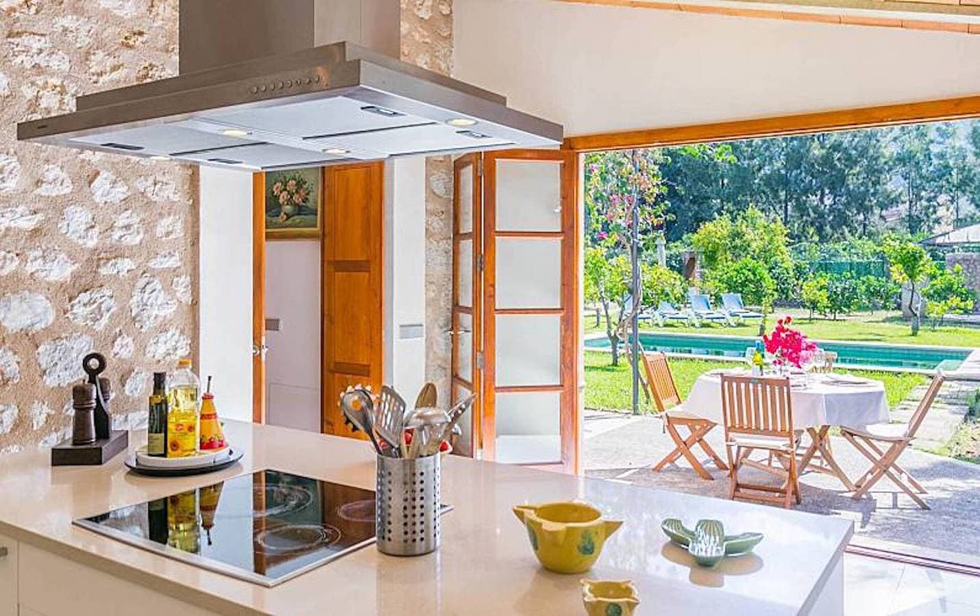 Foto 4 von 23: Chalet Casa Futbol mit Bergblick, Pool, WLAN, Klimaanlage, Terrassen und Garten