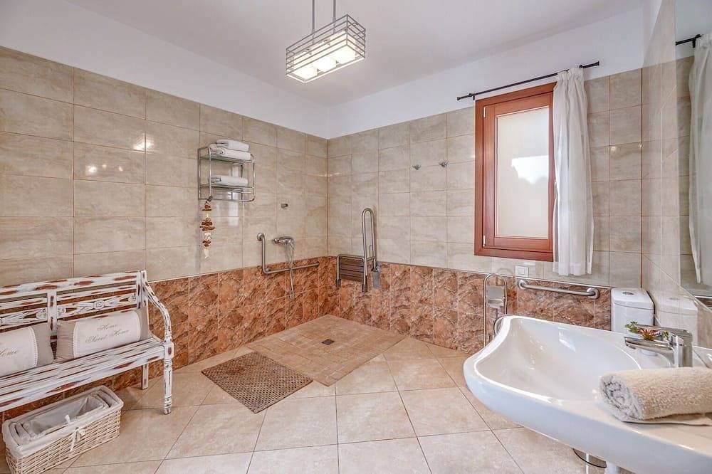Foto 7 von 21: Ferienhaus mit Wifi, Pool und privater Terrasse