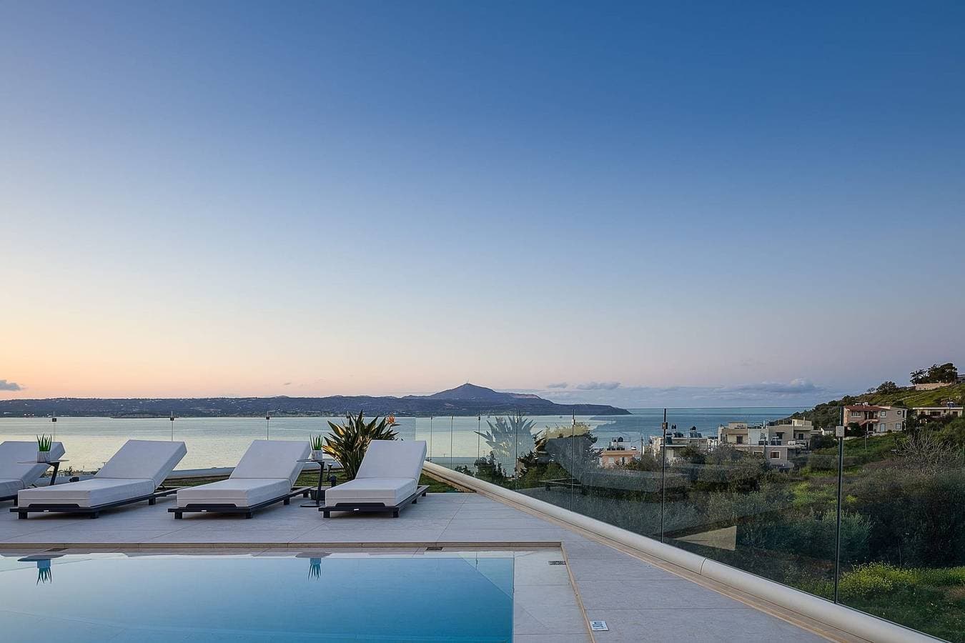 Foto 10 von 72: Villa für 8 Personen mit Terrasse
