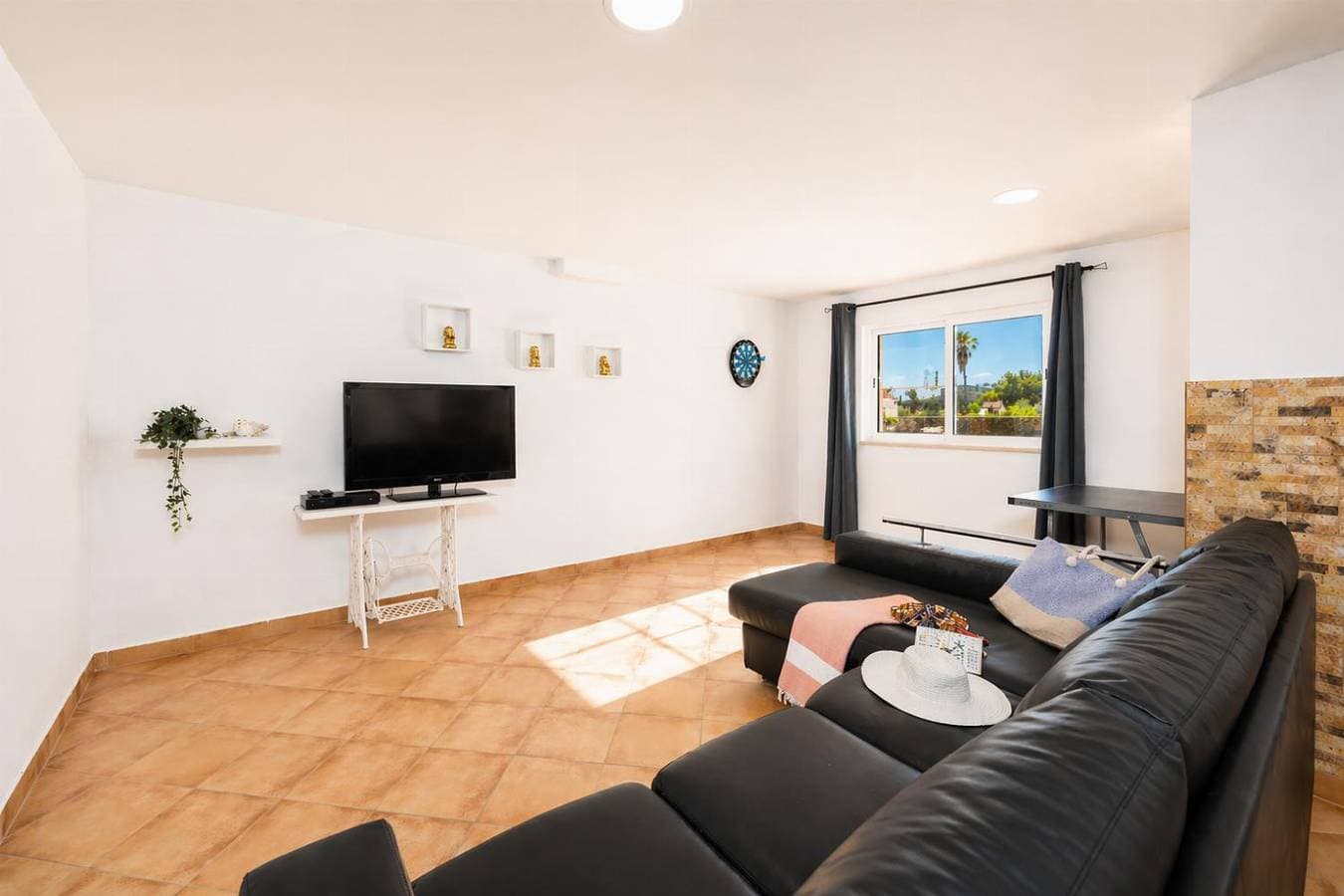 Foto 10 von 33: Villa für 8 Personen mit Balkon