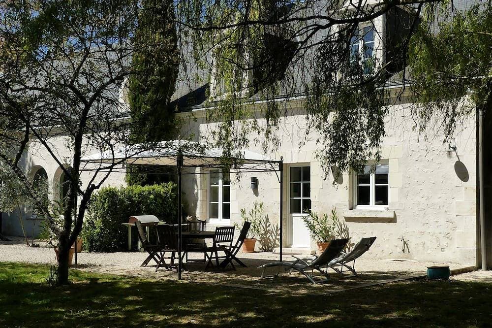 Haus mit Garten 1