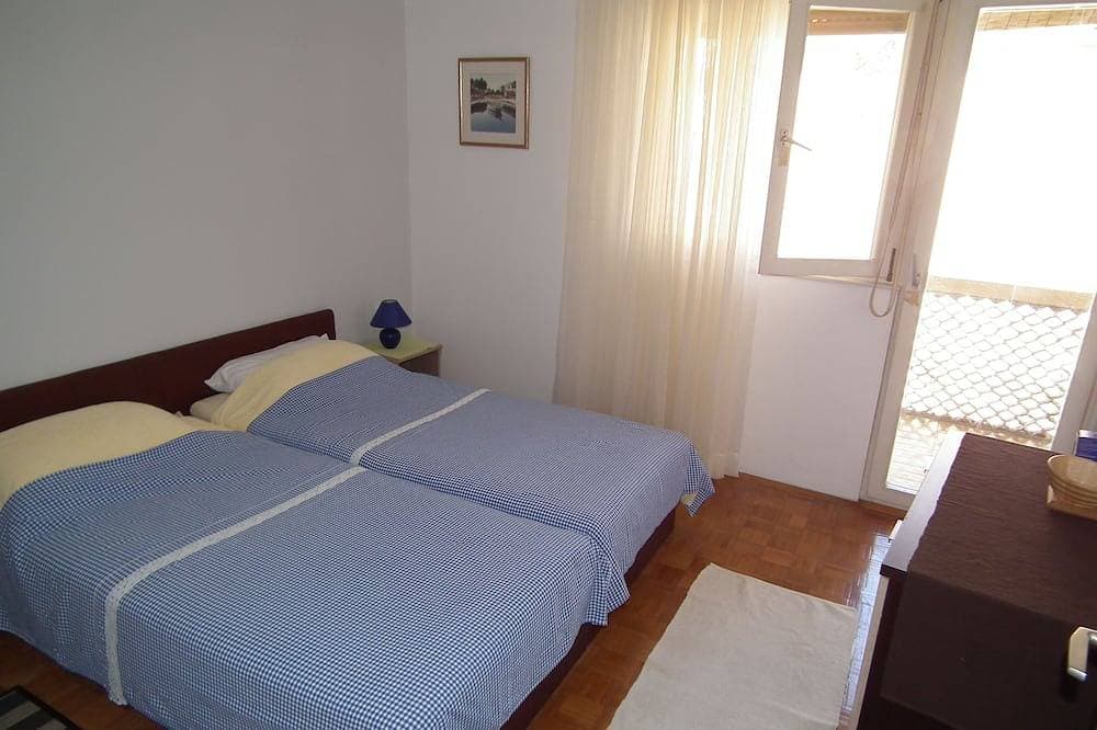 Foto 2 von 9: Bibinje, Haus am Meer