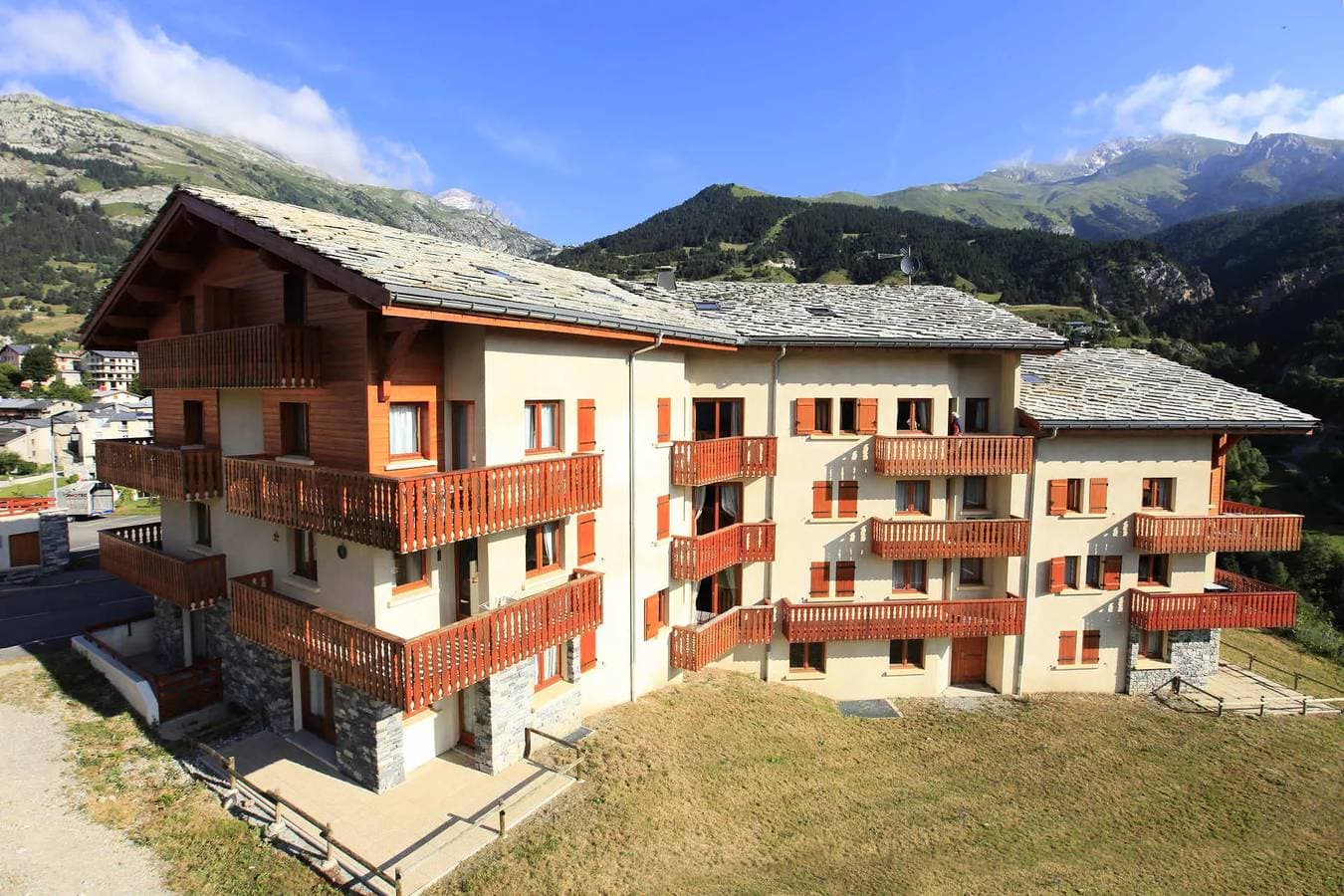 Com431M :Ferienwohnung in ruhiger Lage in der Nähe von kostenlosen Shuttles und Schwimmbad 1