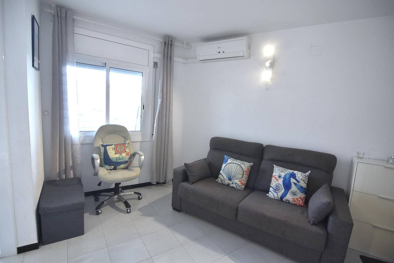 Foto 11 von 26: Gemütliche Wohnung mit Terrasse und Kanalblick, in der Nähe des Strandes in Roses, Costa Brava.