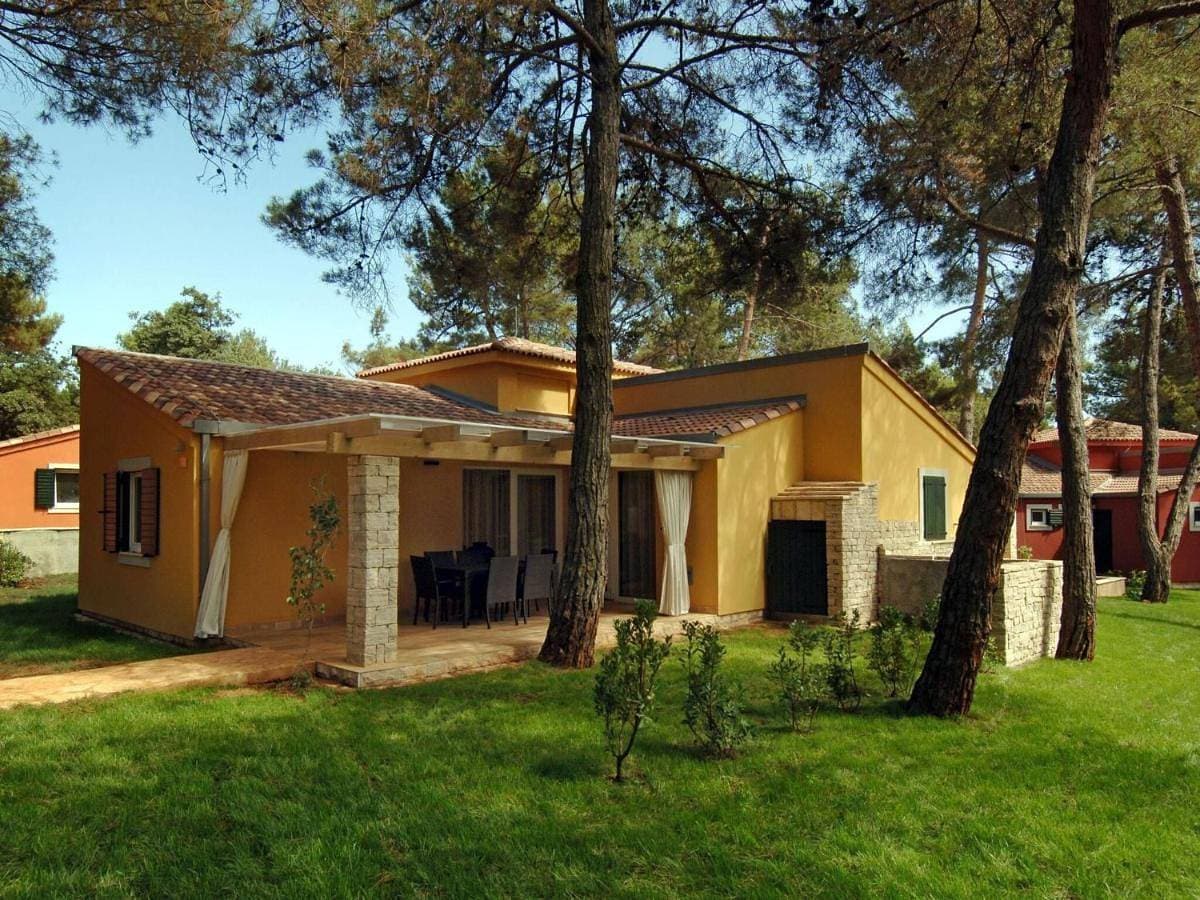Villa with terrace and WiFi 2km from Umag 1