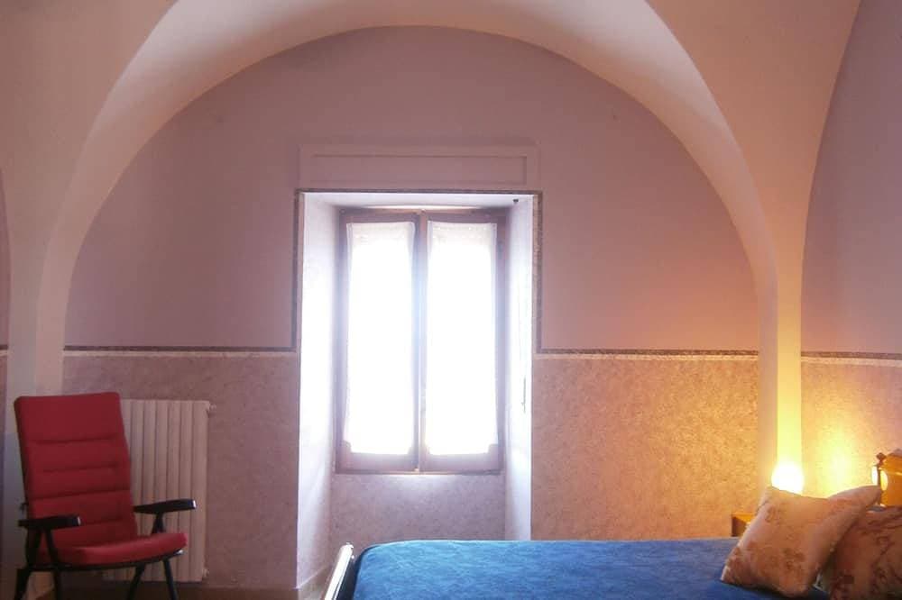 Foto 2 von 30: Jenseits des Tourismus! Entdecken Sie das ruhige, authentische mittelalterliche Dorf, charmantes Haus.