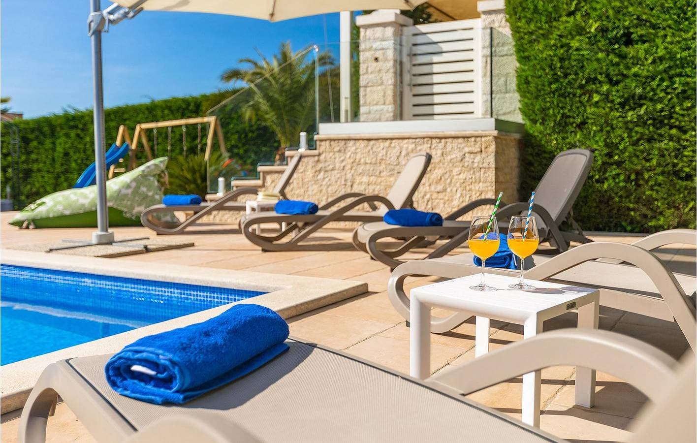 Foto 8 von 53: Gemütliche 2-Zimmer-Wohnung mit Pool, WLAN und Parkplatz in der Nähe von Labinci und dem Restaurant Žardin