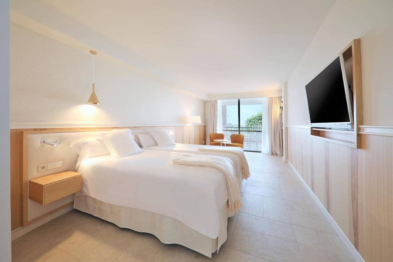 Foto 6 von 10: Twin Room with Side Sea View