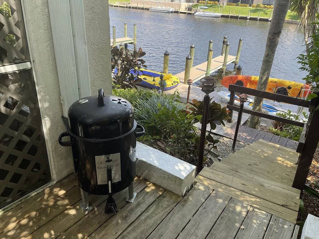 Foto 6 von 49: Bezaubernde tropische Villa am Wasser mit Bootsanleger, Fahrrädern, Kajaks, beheiztem Pool!