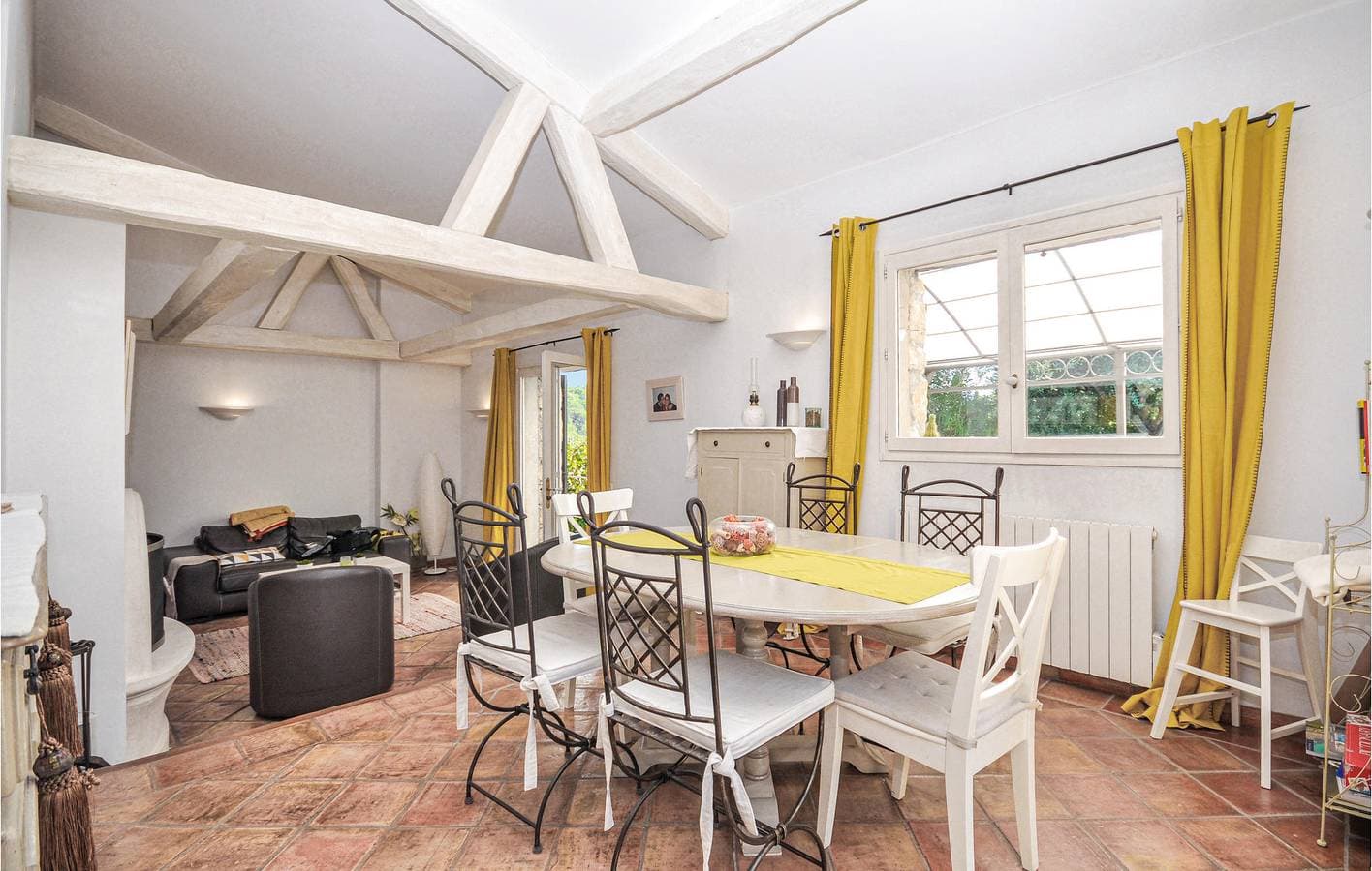 Foto 5 von 31: Poolterrasse mit Parkplatz und Internet