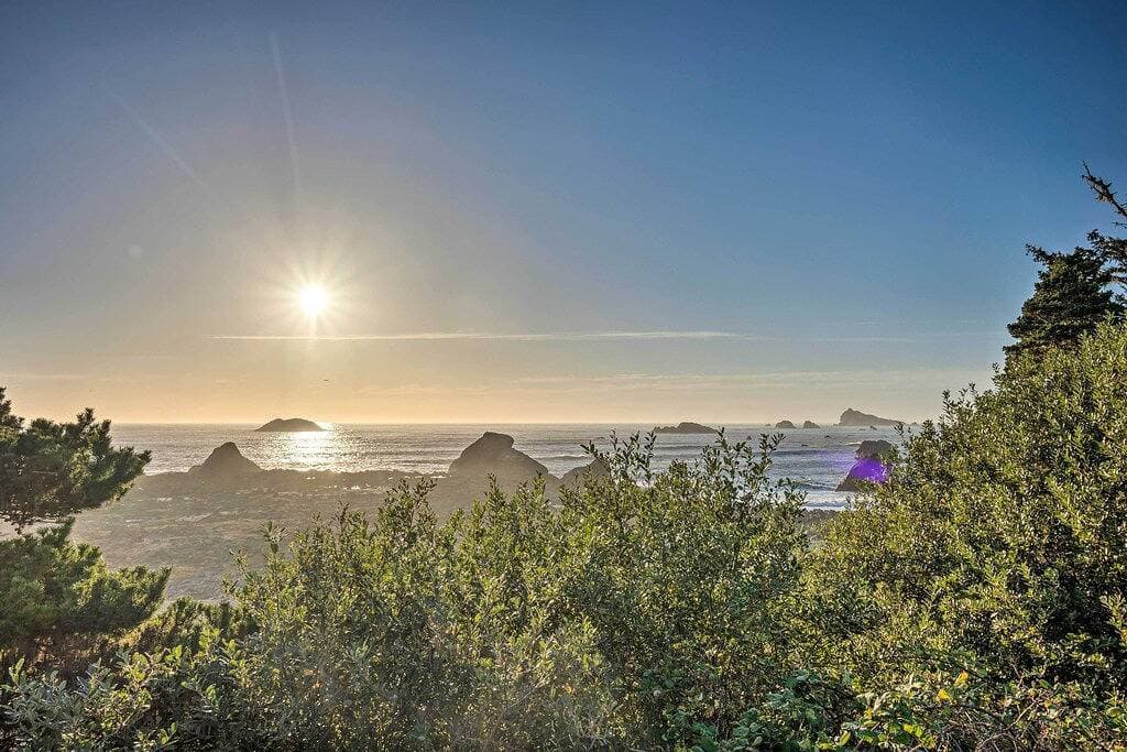 Foto 12 von 31: Crescent City Getaway w/ Panoramic Ocean Views!