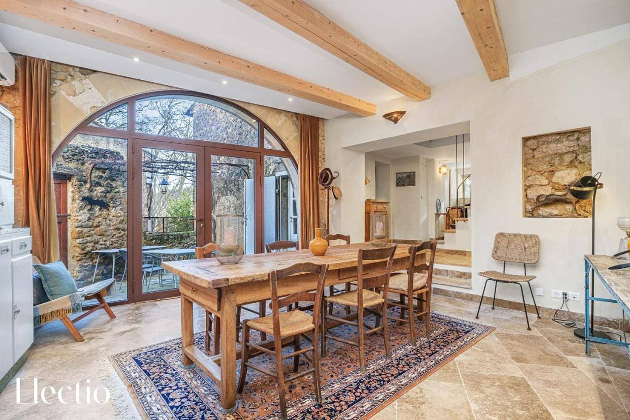 Maison La louvegine House in the Heart of Vaugines 1