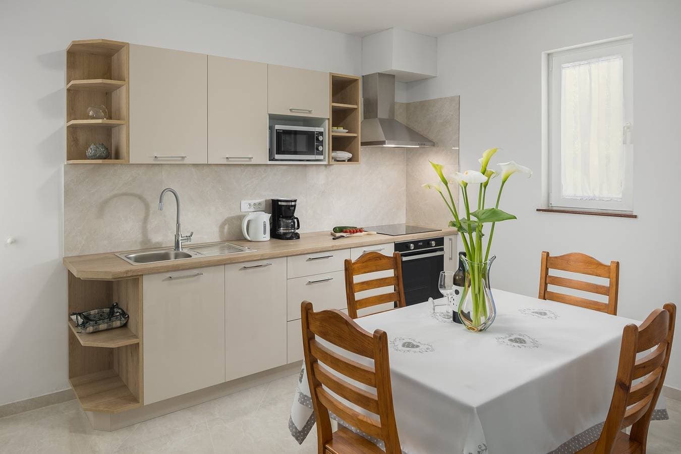 Foto 9 von 24: Die Schönheit des gepflegten Gartens, die Nähe der Strände, die Privatsphäre, die Ruhe und die Ruhe sind die Hauptvorteile dieser bezaubernden Wohnung!