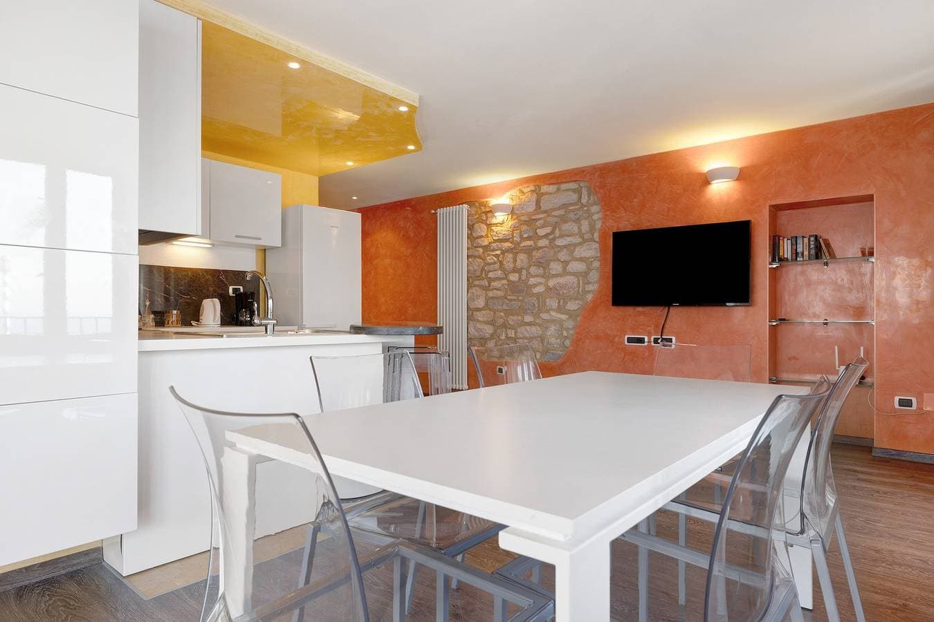 Foto 3 von 36: Ferienwohnung 'Bianca' mit Seeblick, Wi-Fi und Klimaanlage