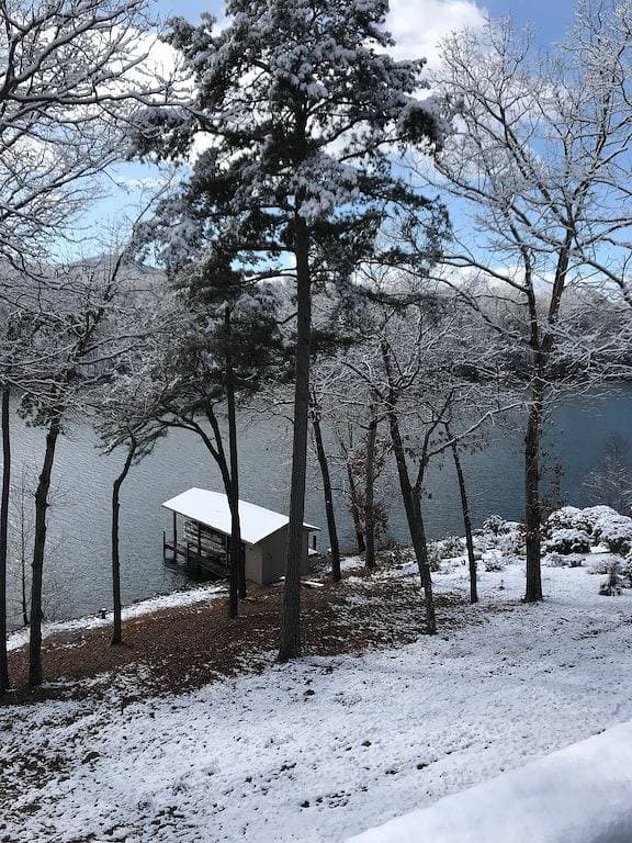 Foto 9 von 34: Affordable Watefront Cottage in der Nähe Basis Smith Mountain, tolle Aussicht