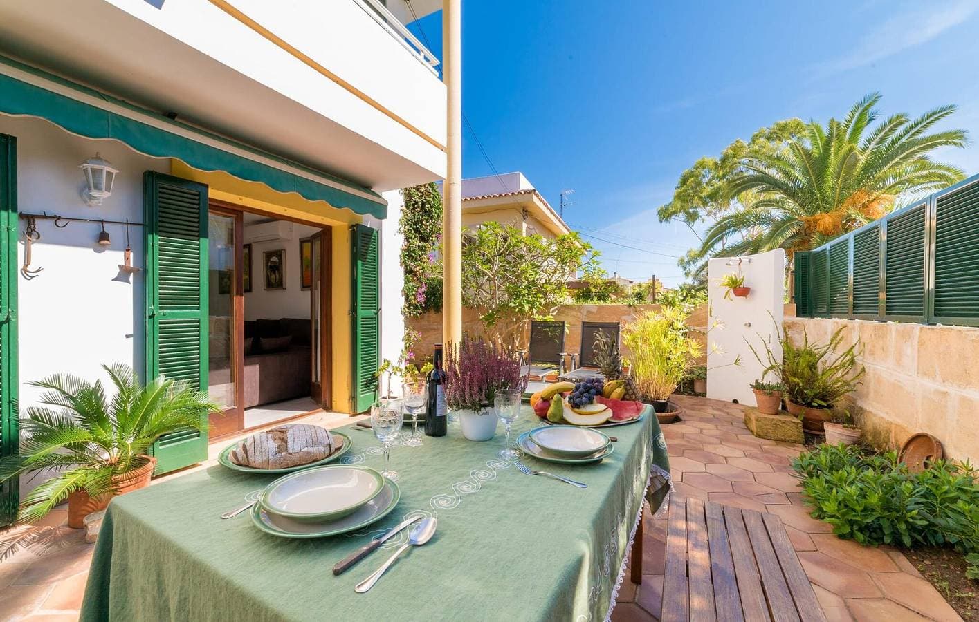 Foto 5 von 36: Gemütliches A/C Apartment mit Terrasse in der Nähe von Cala de n'Aladern Strand
