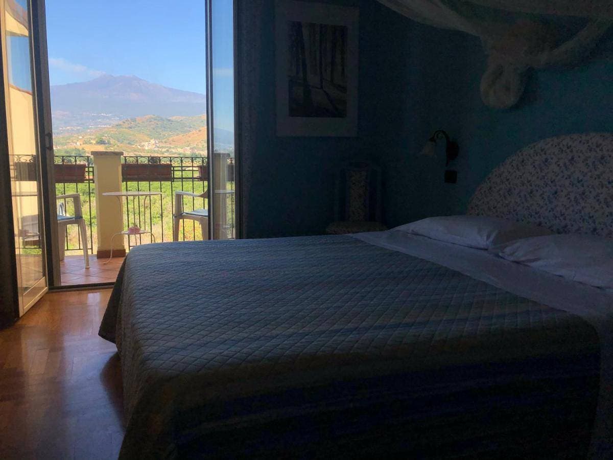 Foto 4 von 31: Double Room with Balcony