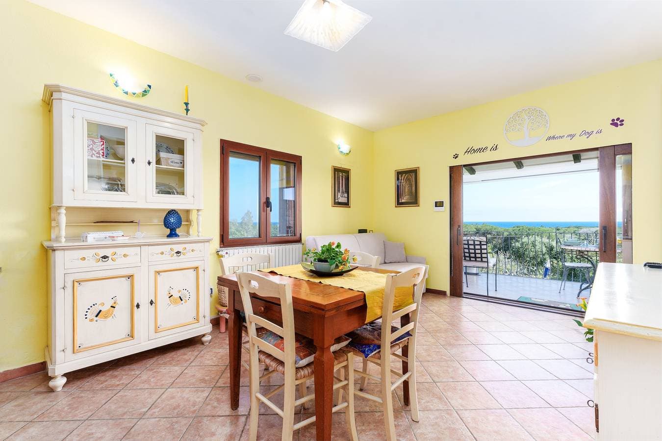 Foto 2 von 30: Ferienhaus 'Gli Amici Di Adry' mit Meerblick, WLAN und Klimaanlage