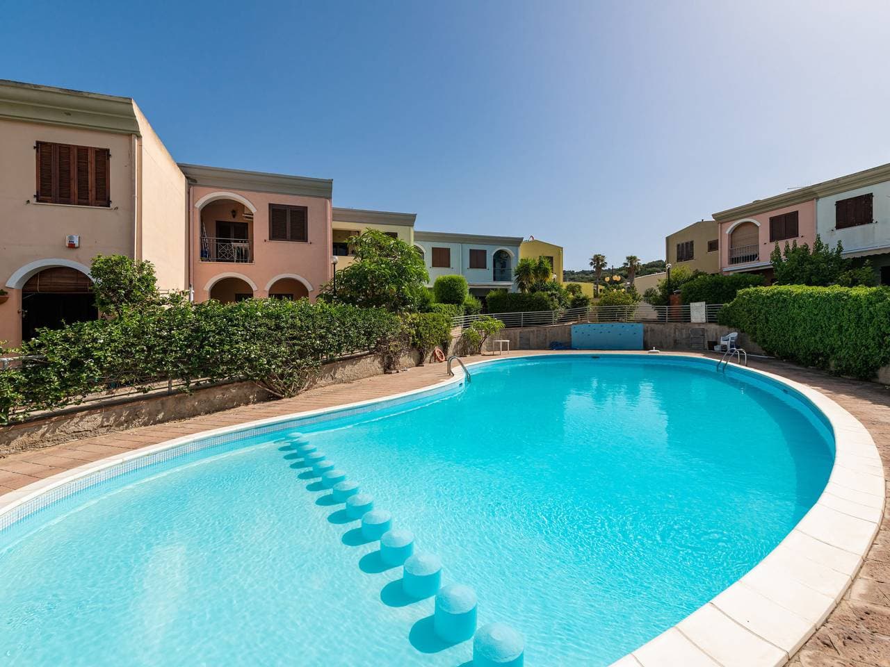 Borghi Piscina 1