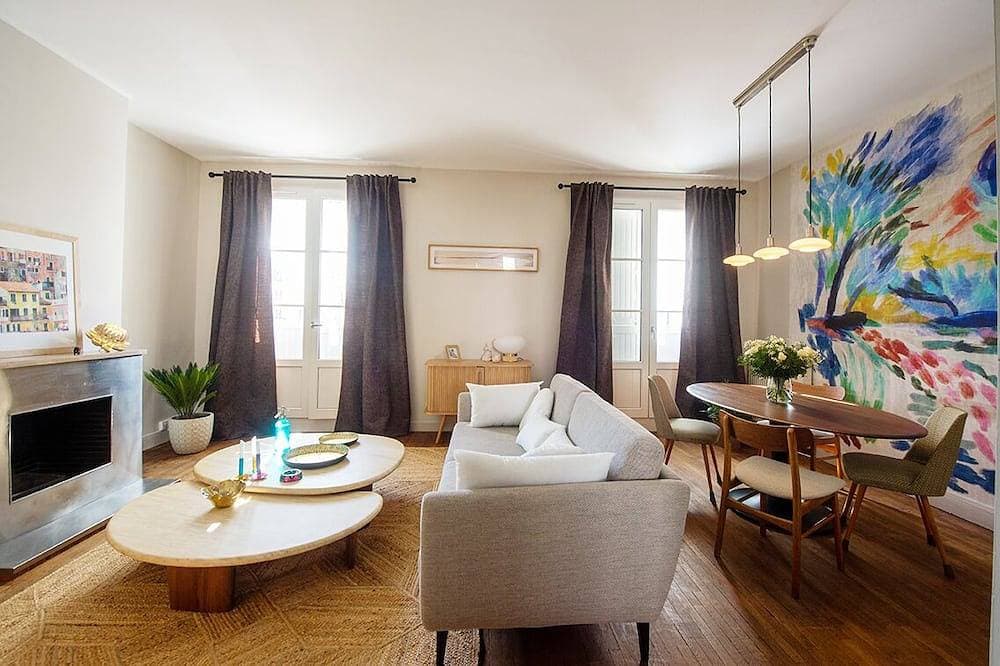 Une Adresse Chic et Spacieuse en Plein Centre de Tours 1