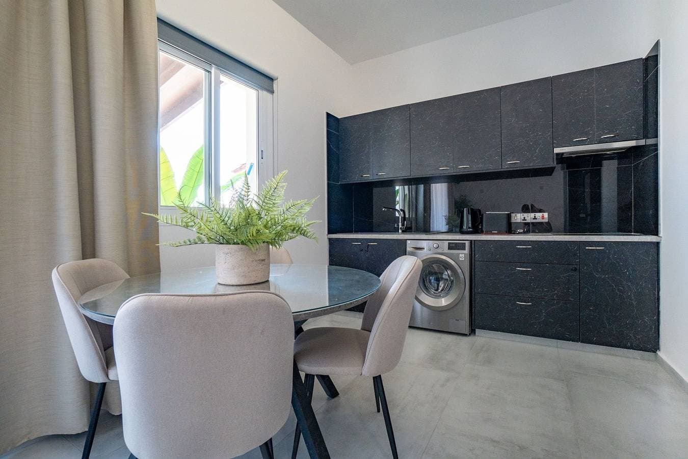 Foto 5 von 13: Ferienwohnung für 4 Personen mit Balkon
